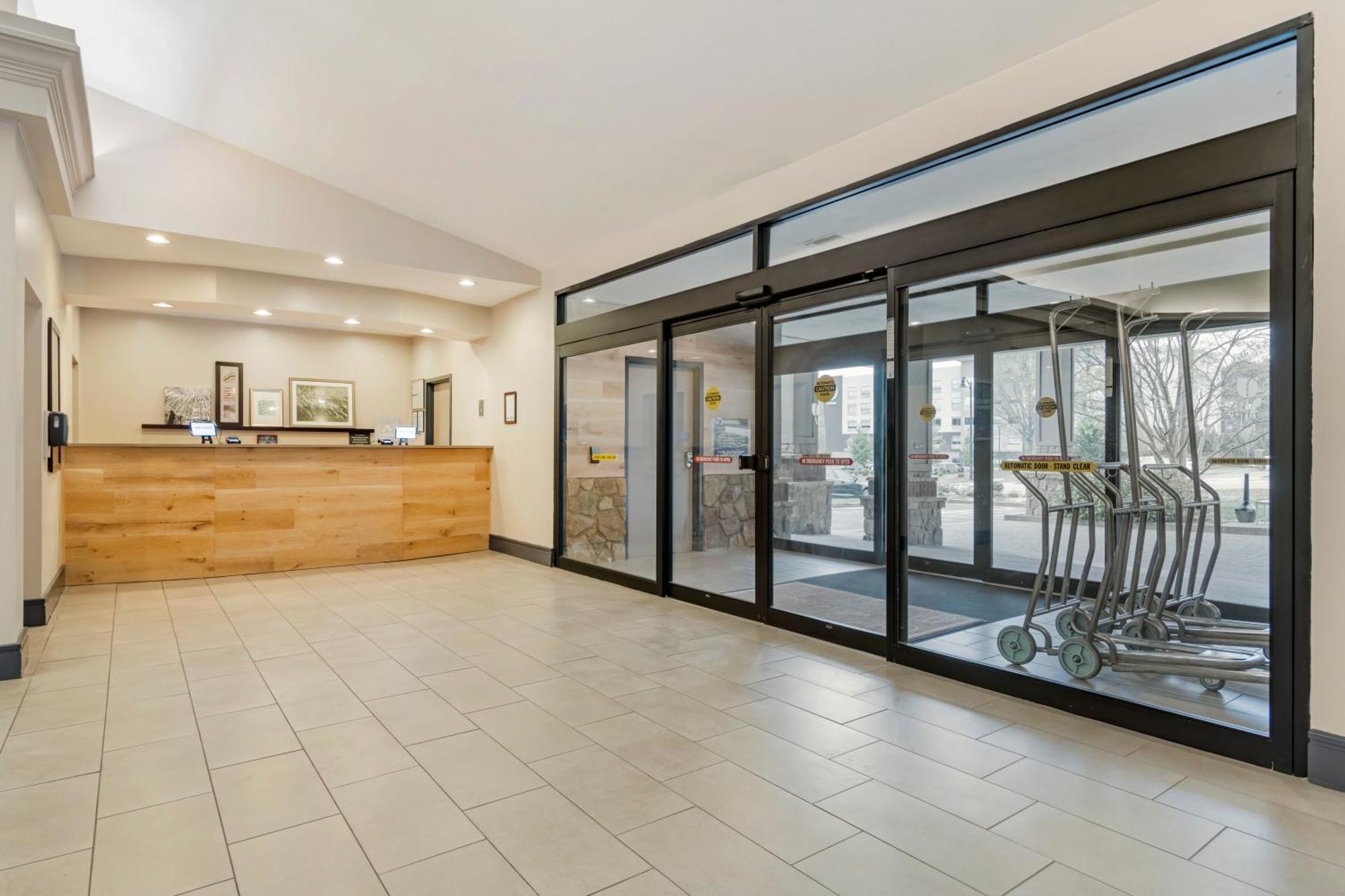 Country Inn & Suites By Radisson, Atlanta Galleria-Ballpark, Ga Смирна Экстерьер фото