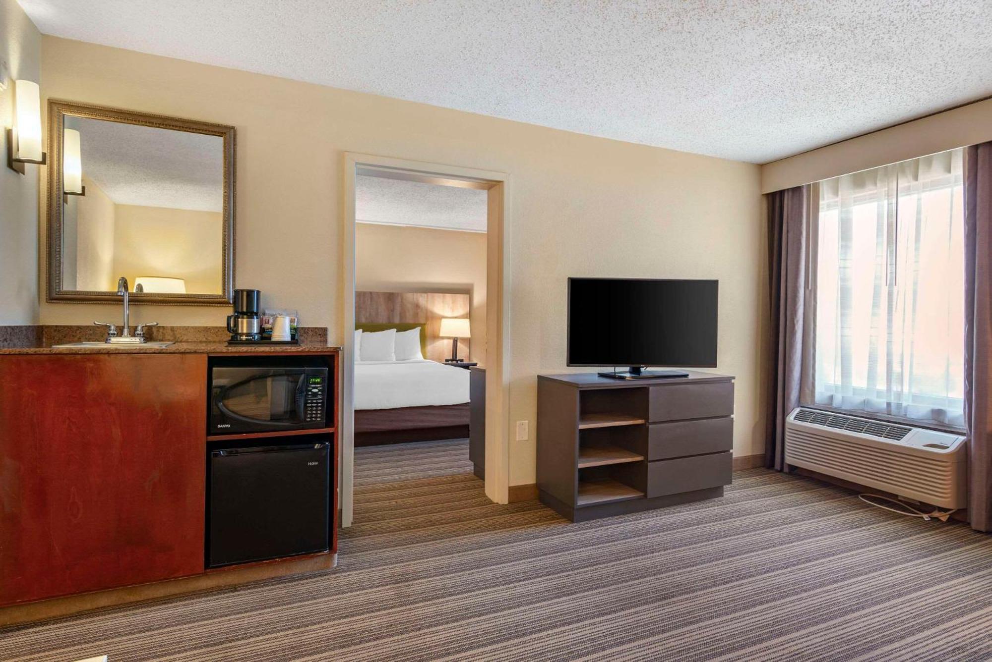 Country Inn & Suites By Radisson, Atlanta Galleria-Ballpark, Ga Смирна Экстерьер фото